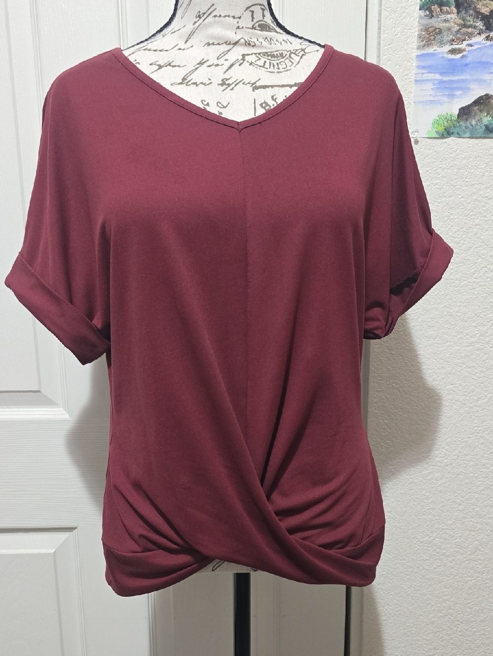 Women's V-Neck Twist Hem Top, Wine Red Burgundy, Small, EUC